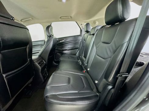Used 2016 Ford Edge Titanium FWD image 29