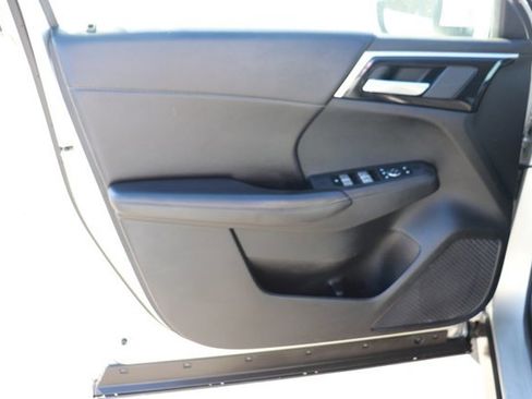 Used 2024 Mitsubishi Outlander SE image 10