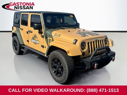 Used 2013 Jeep Wrangler Unlimited Sahara w/ Connectivity Group AWD/4WD image 1