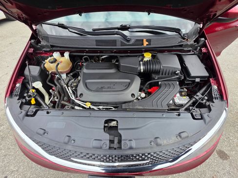 Used 2021 Chrysler Voyager Lxi image 21