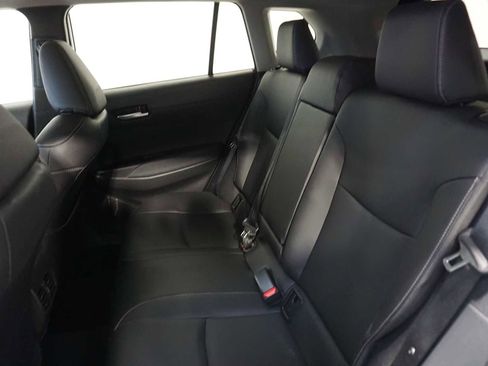 Used 2023 Toyota Corolla Cross XLE image 15