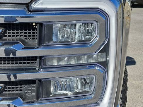 Used 2024 Ford F250 Lariat AWD/4WD image 8