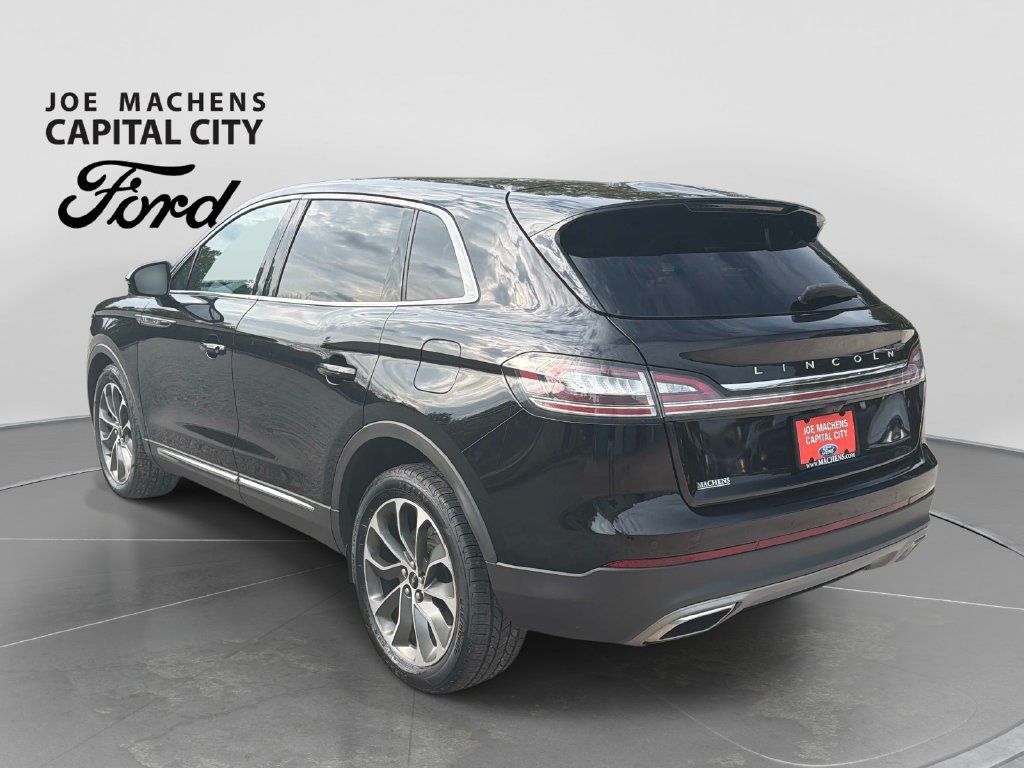 Used 2023 Lincoln Nautilus Reserve AWD/4WD image 7