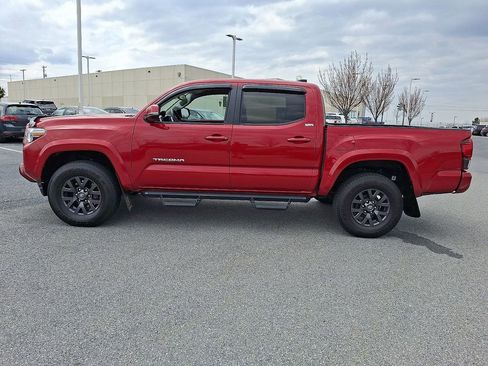 Used 2022 Toyota Tacoma SR5 w/ Technology Package RWD image 6