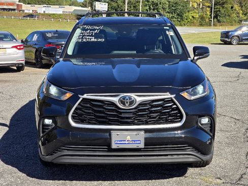 Used 2021 Toyota Highlander XLE image 22