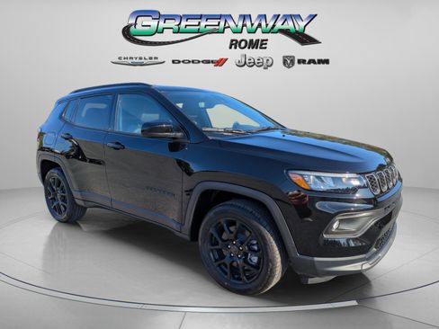 New 2026 Jeep Compass Latitude image 2