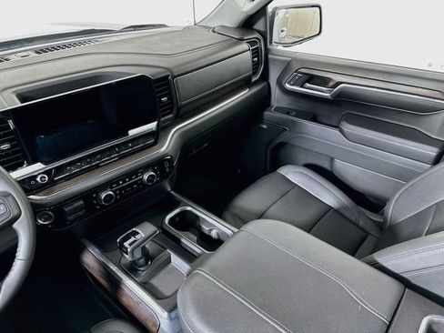 Used 2024 GMC Sierra 1500 SLT w/ SLT Premium Plus Package AWD/4WD image 28