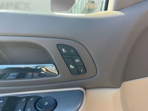 Used 2014 Chevrolet Tahoe LT image 11