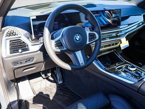 New 2026 BMW X5 xDrive50e image 10