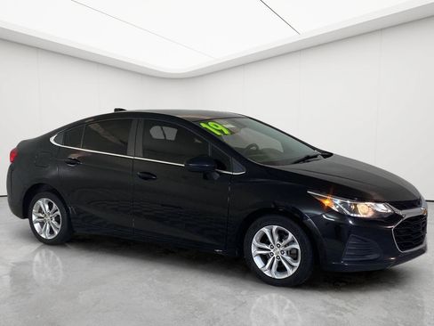 Used 2019 Chevrolet Cruze LT FWD image 48