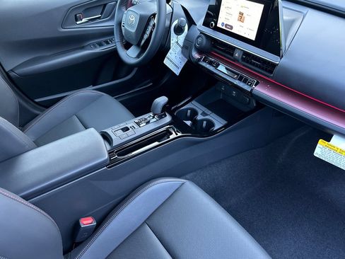 New 2026 Toyota Prius Plug-In Hybrid FWD image 18