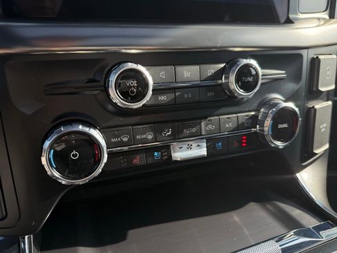 Used 2023 Ford F150 Lariat w/ Max Trailer Tow Package image 27