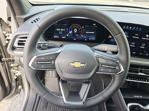 New 2026 Chevrolet Traverse LT w/ Sun and Wheel Package AWD/4WD image 18