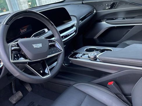 Used 2024 Cadillac Lyriq Luxury w/ LPO, Floor Liner Package image 8