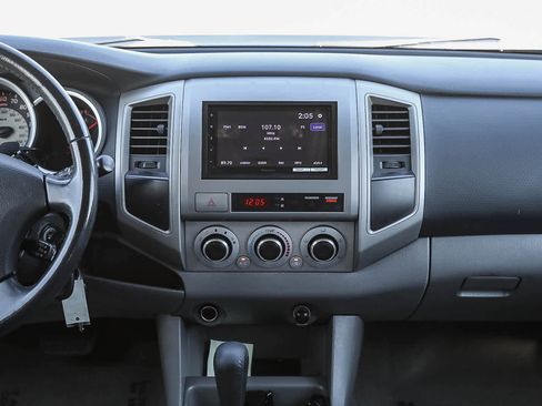 Used 2005 Toyota Tacoma PreRunner image 13