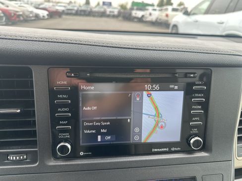 Used 2019 Toyota Sienna XLE w/ XLE Navigation Package FWD image 26