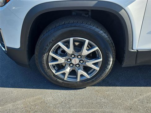 Used 2023 GMC Acadia SLT image 8