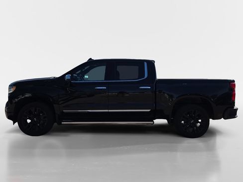Used 2022 Chevrolet Silverado 1500 High Country w/ High Country Premium Package AWD/4WD image 2