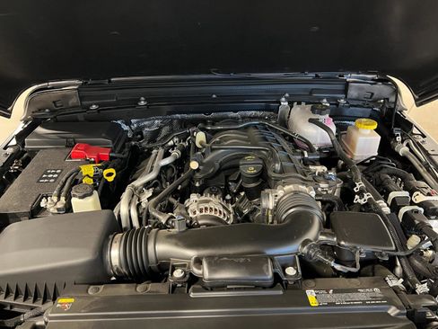 Used 2025 Jeep Gladiator Sport image 39