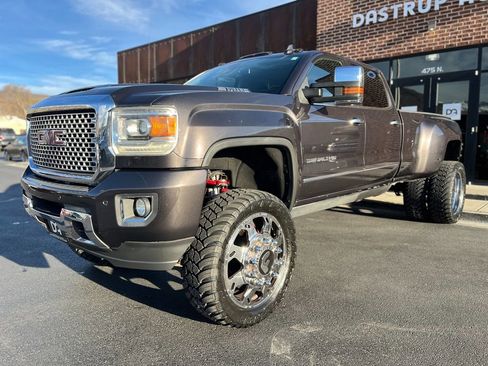 Used 2015 GMC Sierra 3500 Denali w/ Duramax Plus Package image 8