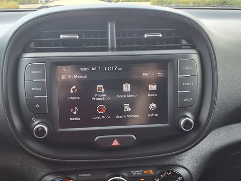 Used 2025 Kia Soul LX w/ LX Technology Package FWD image 25