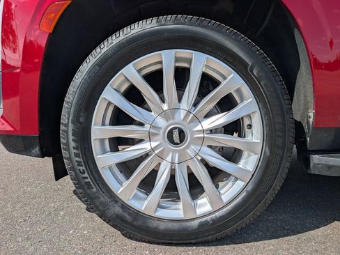 Certified 2022 Cadillac Escalade Luxury AWD/4WD image 10