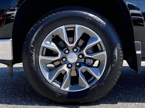 Used 2023 Chevrolet Silverado 1500 LT AWD/4WD image 7