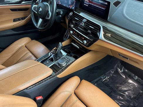 Used 2020 BMW 530i w/ M Sport Package RWD image 32