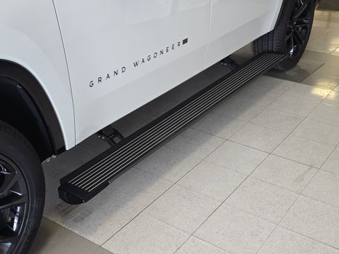 New 2026 Jeep Grand Wagoneer L Summit AWD/4WD image 8