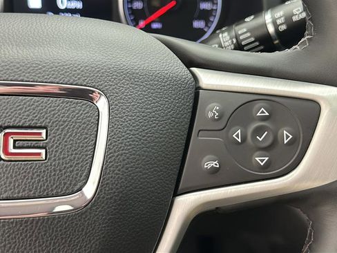 Used 2023 GMC Acadia SLT w/ Preferred Package AWD/4WD image 19