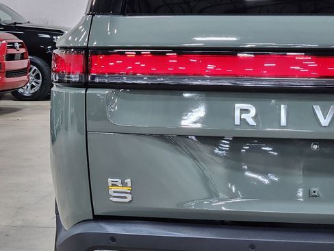 Used 2023 Rivian R1S Launch Edition image 14