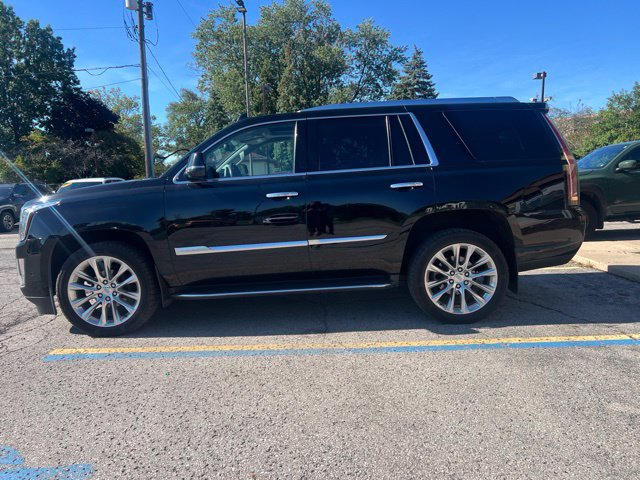 Used 2020 Cadillac Escalade Luxury AWD/4WD image 6
