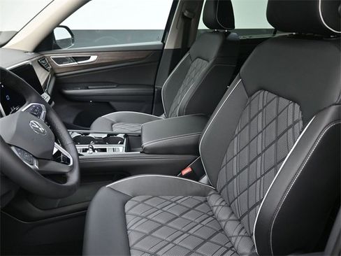 New 2026 Volkswagen Atlas SEL Premium R-Line image 19