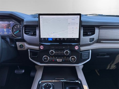 Used 2024 Ford Expedition Max Limited image 11