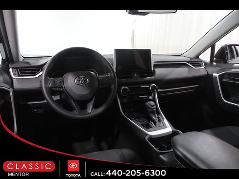 Certified 2023 Toyota RAV4 LE AWD/4WD image 6