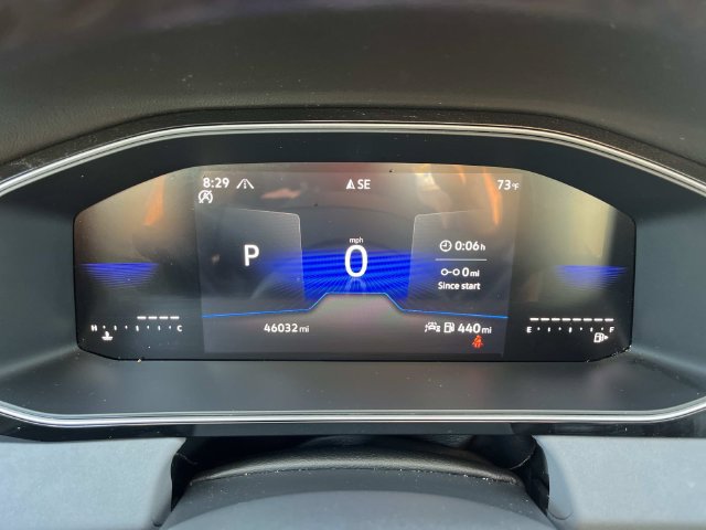 Used 2025 Volkswagen Jetta SE FWD image 35