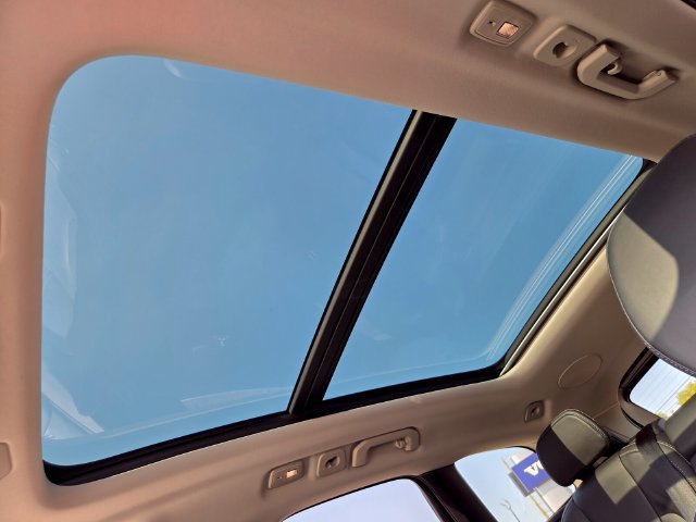 Certified 2023 Volvo XC60 B5 Ultimate FWD image 13