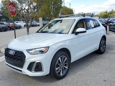 Used 2024 Audi Q5 2.0T Premium w/ Convenience Package image 2