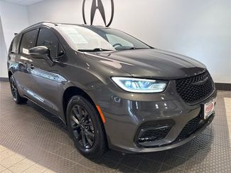 Used 2021 Chrysler Pacifica Touring w/ Cold Weather Group video 2