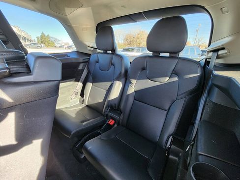 Used 2017 Volvo XC90 T6 Momentum w/ Vision Package AWD/4WD image 16