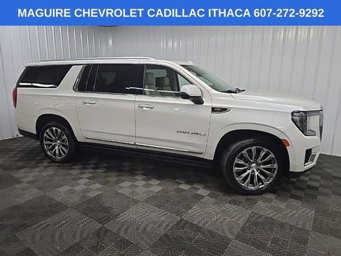 Used 2021 GMC Yukon XL Denali w/ Denali Premium Package AWD/4WD image 1