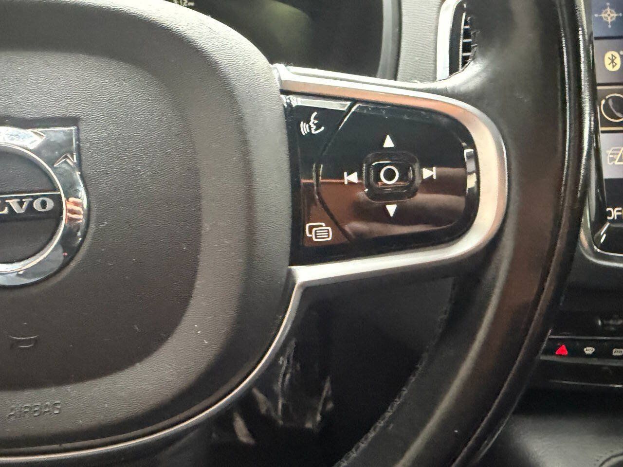 Used 2018 Volvo XC90 T6 Momentum w/ Convenience Package AWD/4WD image 25