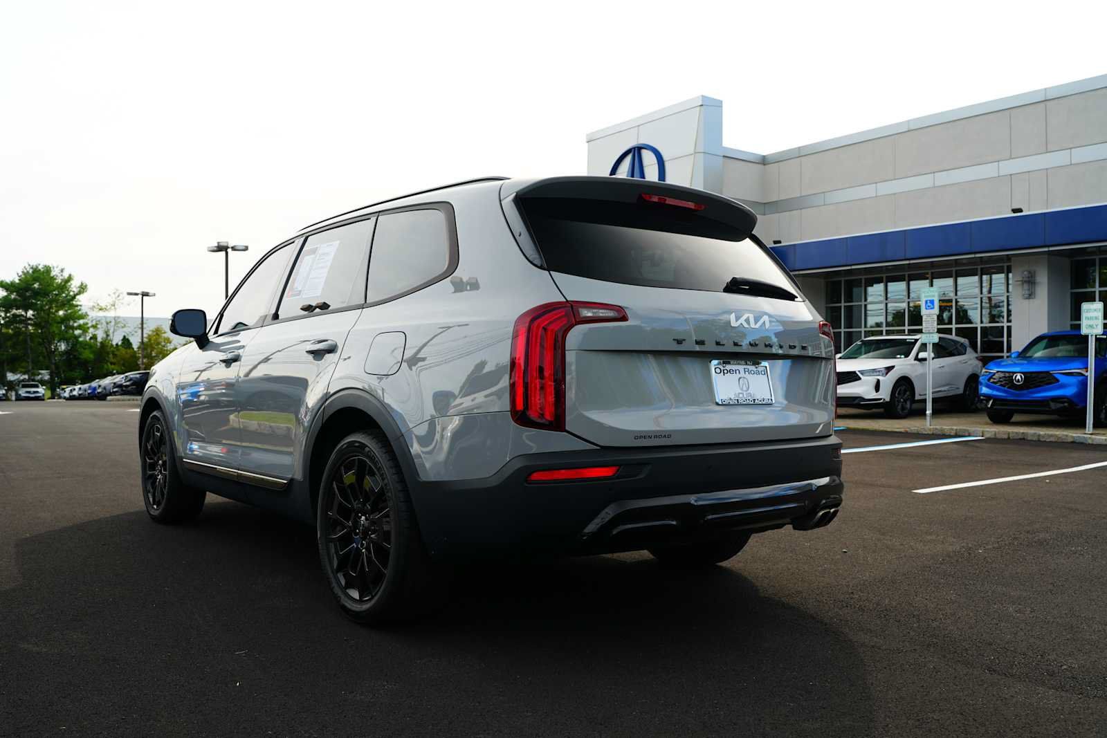 Used 2022 Kia Telluride SX w/ SX Prestige Package AWD/4WD image 5