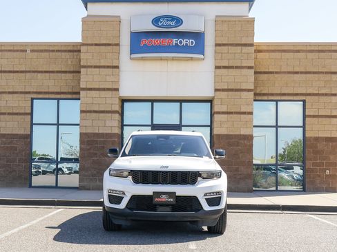 Used 2023 Jeep Grand Cherokee Limited AWD/4WD image 3