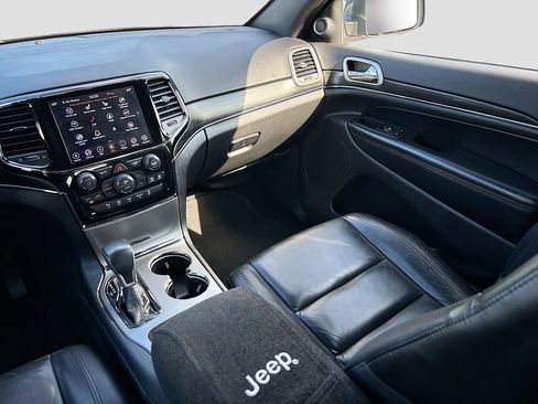 Used 2020 Jeep Grand Cherokee Limited image 24