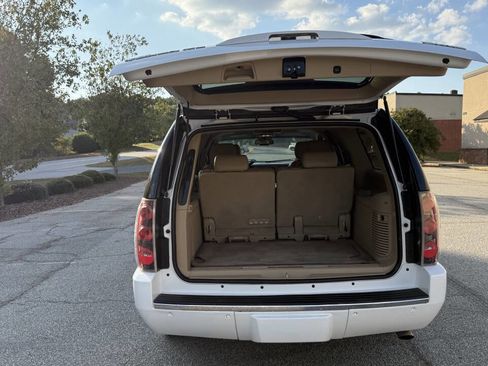 Used 2012 GMC Yukon XL Denali image 15