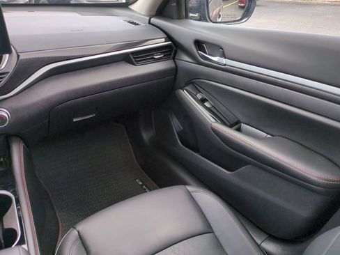 Used 2024 Nissan Altima 2.5 SR w/ SR Premium Package image 17
