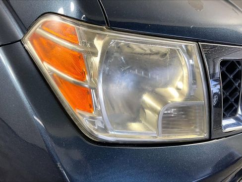 Used 2013 Nissan Frontier SV w/ SV Value Truck Pkg image 24