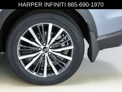 Used 2023 INFINITI QX60 Sensory w/ Vision Package AWD/4WD image 7