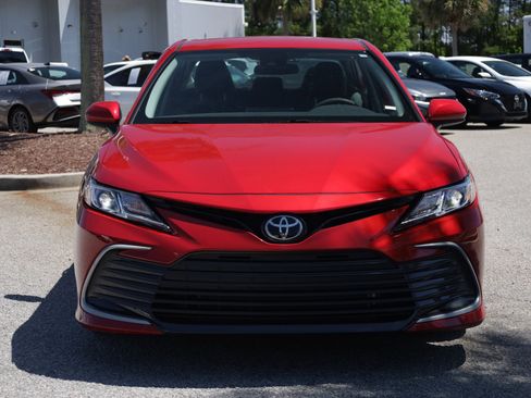 Used 2024 Toyota Camry LE FWD image 8